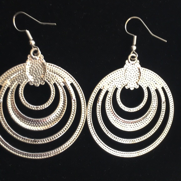Silver Tone Boho Trendy Loop Dangle Earrings with Green Accent 1 1/2” Across - Picture 10 of 10
